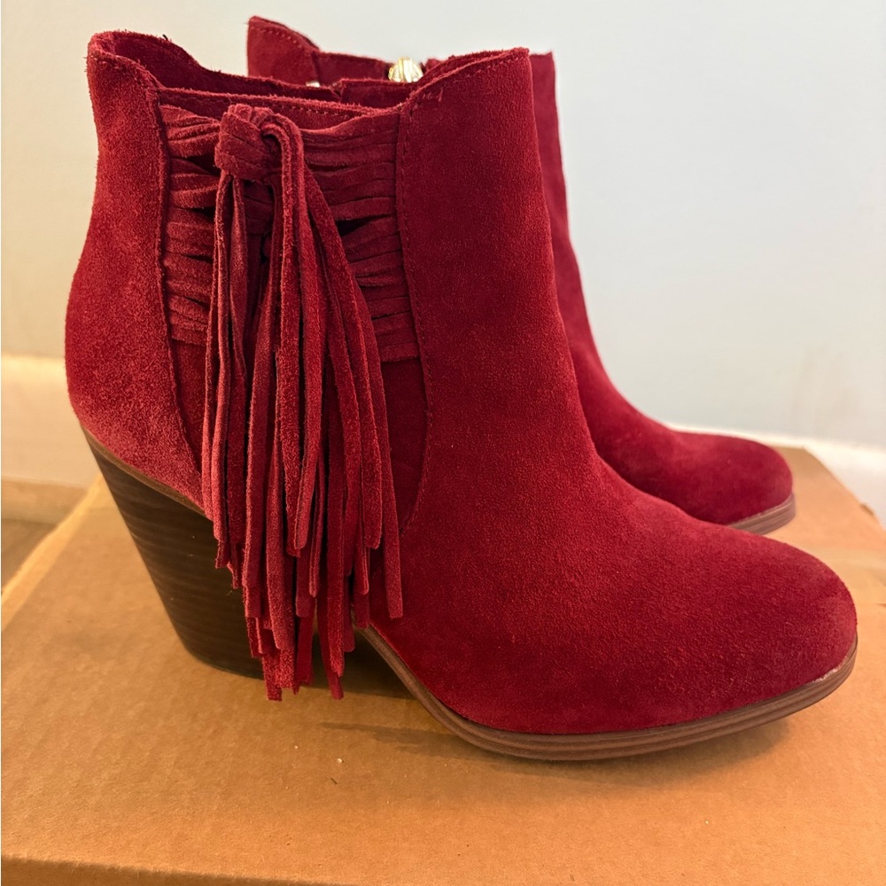 Vince Camuto Red Suede festival Fringe Cowboy Western Ankle Boots size 9.5 - Picture 2 of 5